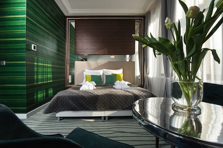 Standard Double or Twin Room, 1 Double or 2 Twin Beds | Minibar, in-room safe, blackout drapes, soundproofing