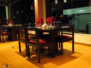 Free buffet breakfast