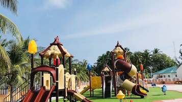 Tempat bermain anak - outdoor