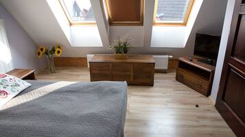 مكتب وواي فاي مجانًا وملاءات أسرّة