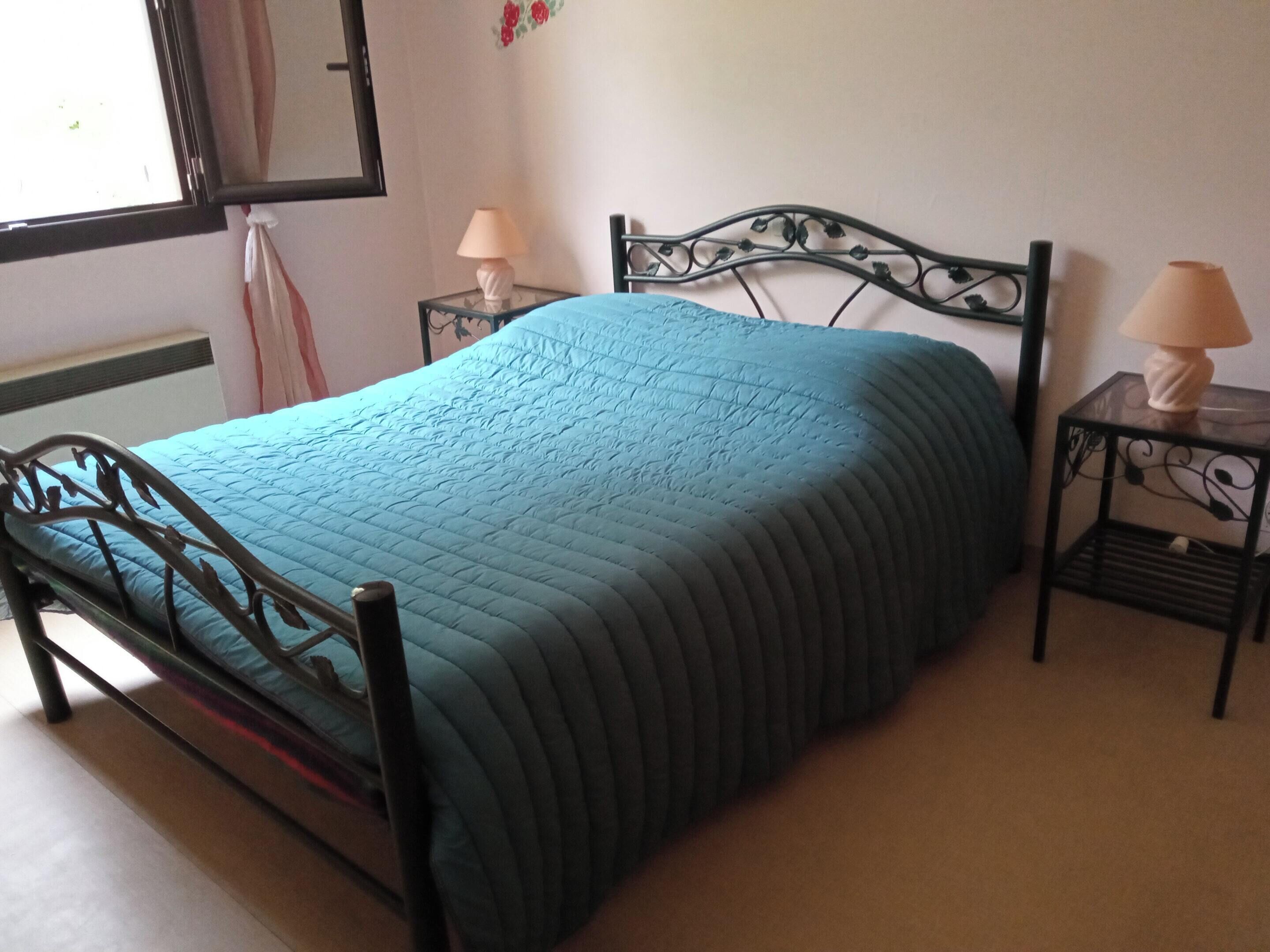 2 bedrooms, iron/ironing board