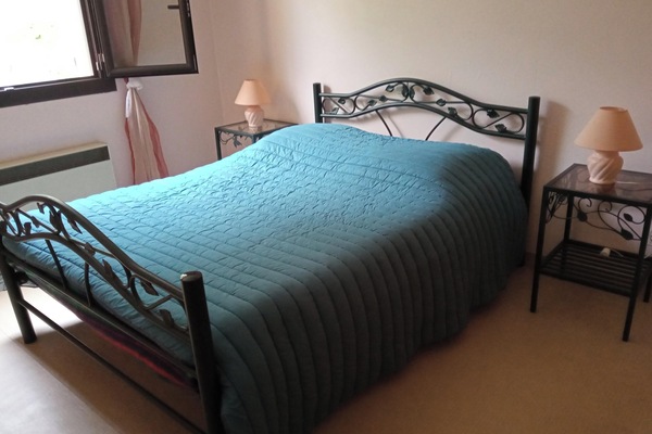 2 bedrooms, iron/ironing board
