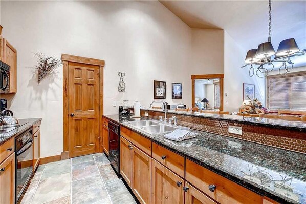 Condo, Multiple Beds (3301 Champagne Lodge, Trappeur's Cros) | Private kitchen | Fridge, microwave, oven, stovetop