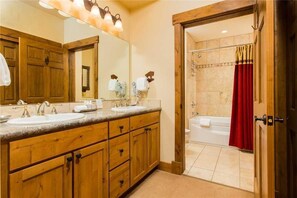 Apartment | Bathroom | Hair dryer, shampoo - 3302 Champagne Lodge, Trappeur's Crossing Apartment 2 (Steamboat Springs)
