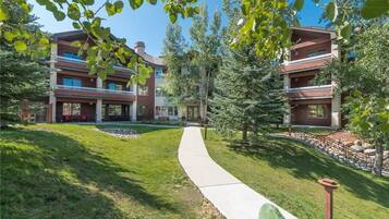 Apartment | Property grounds