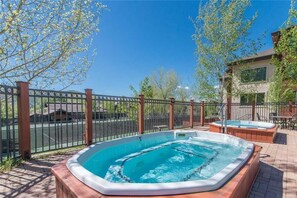 Apartment | Outdoor spa tub - 3302 Champagne Lodge, Trappeur's Crossing Apartment 2 (Steamboat Springs)