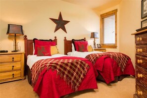 Apartment | 2 bedrooms, iron/ironing board, free WiFi, bed sheets - 3302 Champagne Lodge, Trappeur's Crossing Apartment 2 (Steamboat Springs)