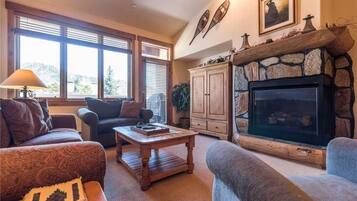 Condo, Multiple Beds (3306 Champagne Lodge, Trappeur's Cros) | Living room | TV, fireplace