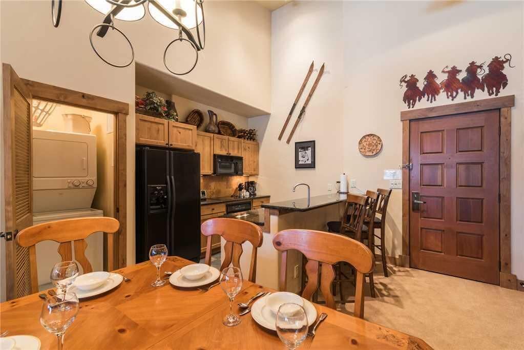 Condo, várias camas (3306 Champagne Lodge, Trappeur's Cros) | Cozinha privada | Geladeira, micro-ondas, fogão, cooktop