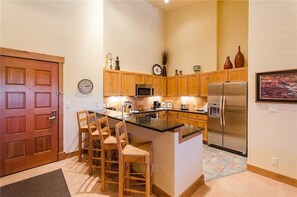 Condo, Multiple Beds (3308 Champagne Lodge, Trappeur's Cros) | Private kitchen