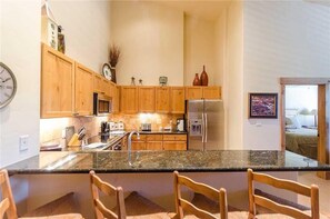 Condo, Multiple Beds (3308 Champagne Lodge, Trappeur's Cros) | Private kitchen