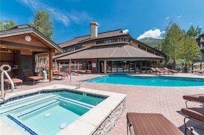 Lägenhet - flera sängar (3308 Champagne Lodge, Trappeur's Cros) | Pool | Inomhuspool och utomhuspool