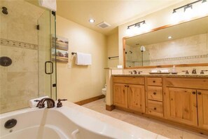 Bathroom - 5101 Emerald Lodge, Trappeur's Crossing Apartment 3 (Steamboat Springs)