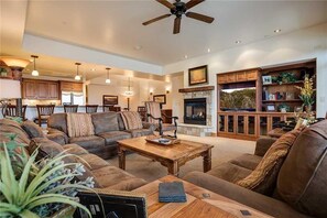 Condo, Multiple Beds (5106 Emerald Lodge, Trappeur's Crossi) | Living room | TV, fireplace - 5106 Emerald Lodge, Trappeur's Crossing Apartment 5 (Steamboat Springs)