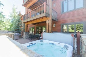 Condo, Plusieurs lits (5109 Emerald Lodge, Trappeur's Crossi) | Baignoire à remous extérieure