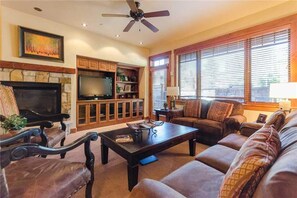 Condo, Multiple Beds (5109 Emerald Lodge, Trappeur's Crossi) | Living room | TV, fireplace