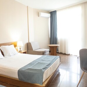 Minibar dan Wi-Fi gratis