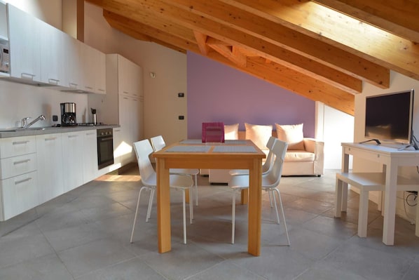 Appartement, 1 chambre | Aire de séjour | Téléviseur à écran plat