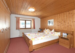 3 bedrooms, WiFi, bed sheets