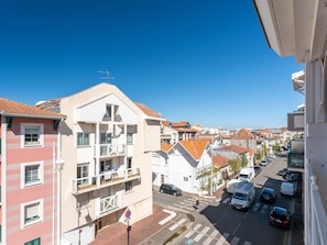 View from property - Central Arcachon Apartment - 2 Bedrooms, Terrace, Parking, Near Parc Mauresque (Arcachon)