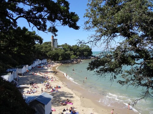 Maison confortable proche commerces, plage et port – 6 couchages, jardin clos avec terrasse et BBQ