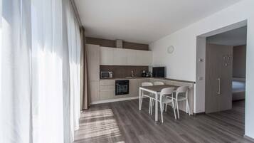 Appartamento, 1 camera da letto | Cucina privata | Frigorifero con congelatore, microonde, forno, piano cottura