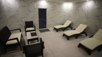 Sauna, Turkish bath, 3 treatment rooms, massages