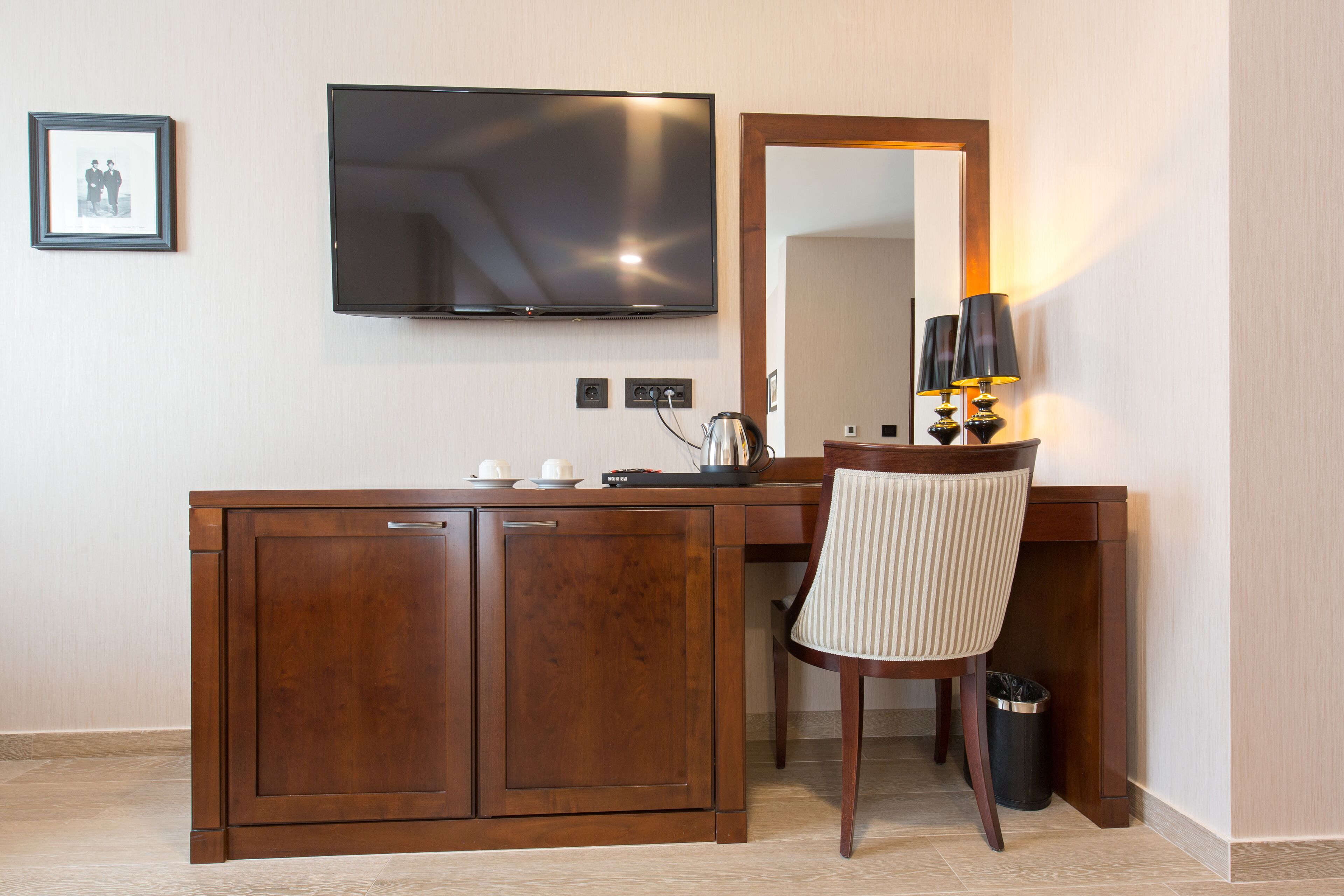 executive double room, 1 bedroom | egyptian cotton sheets, premium bedding, tempur-pedic beds, minibar