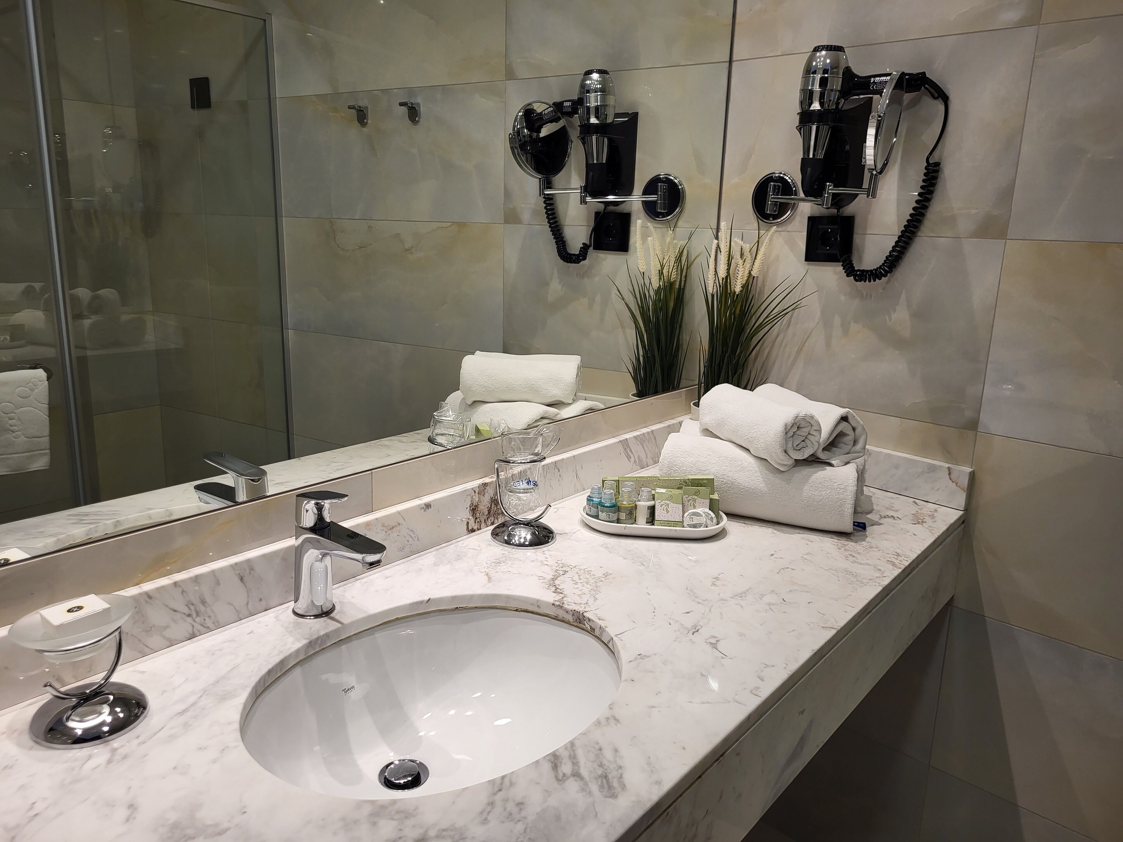 superior double room, balcony | bathroom | shower, rainfall showerhead, free toiletries, hair dryer