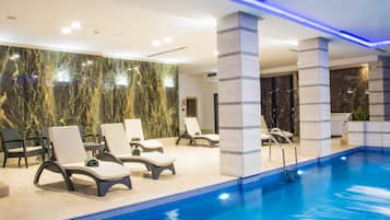 Perawatan tubuh, pijat jaringan dalam, pijat olahraga, dan body wrap