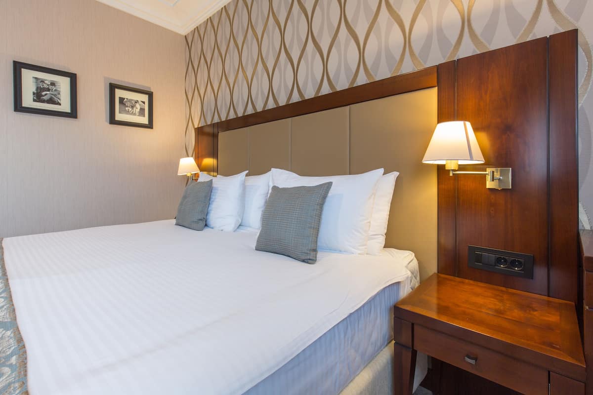 Superior tweepersoonskamer, balkon | Lakens van Egyptisch katoen, luxe beddengoed, Tempur Pedic-bedden