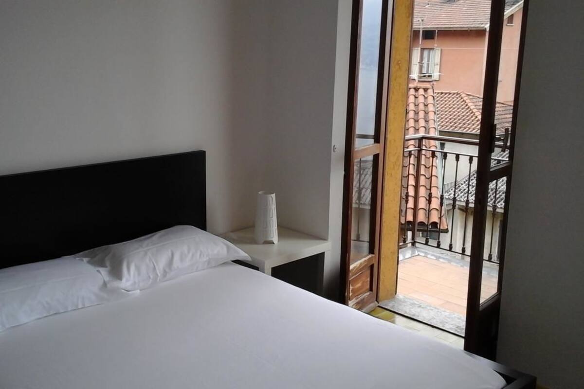 1 camera, biancheria da letto di alta qualità, una scrivania