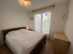 2 bedrooms