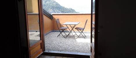 Familienapartment, 1 Schlafzimmer, Küche, Seeblick | Terrasse/Patio