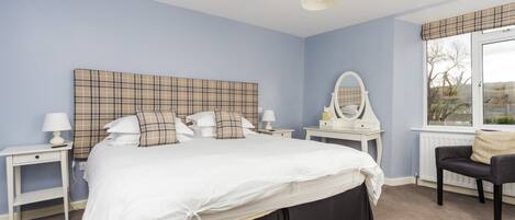 Premium bedding, individually decorated, individually furnished, desk