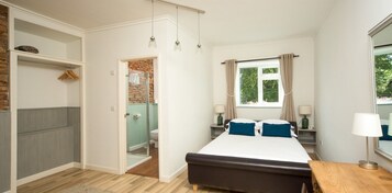 Deluxe Double Room, 1 King Bed, Ensuite, Garden View | Premium bedding, individually decorated, individually furnished, desk