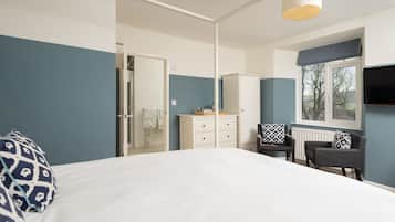 Premium bedding, individually decorated, individually furnished, desk