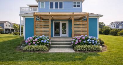 Charming Cottage in Downtown Kure Beach: A 2 Minute Walk to Ocean & Boardwalk