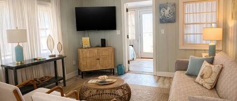 Smart-TV, Videospiele, DVD-Player, BĂźcher