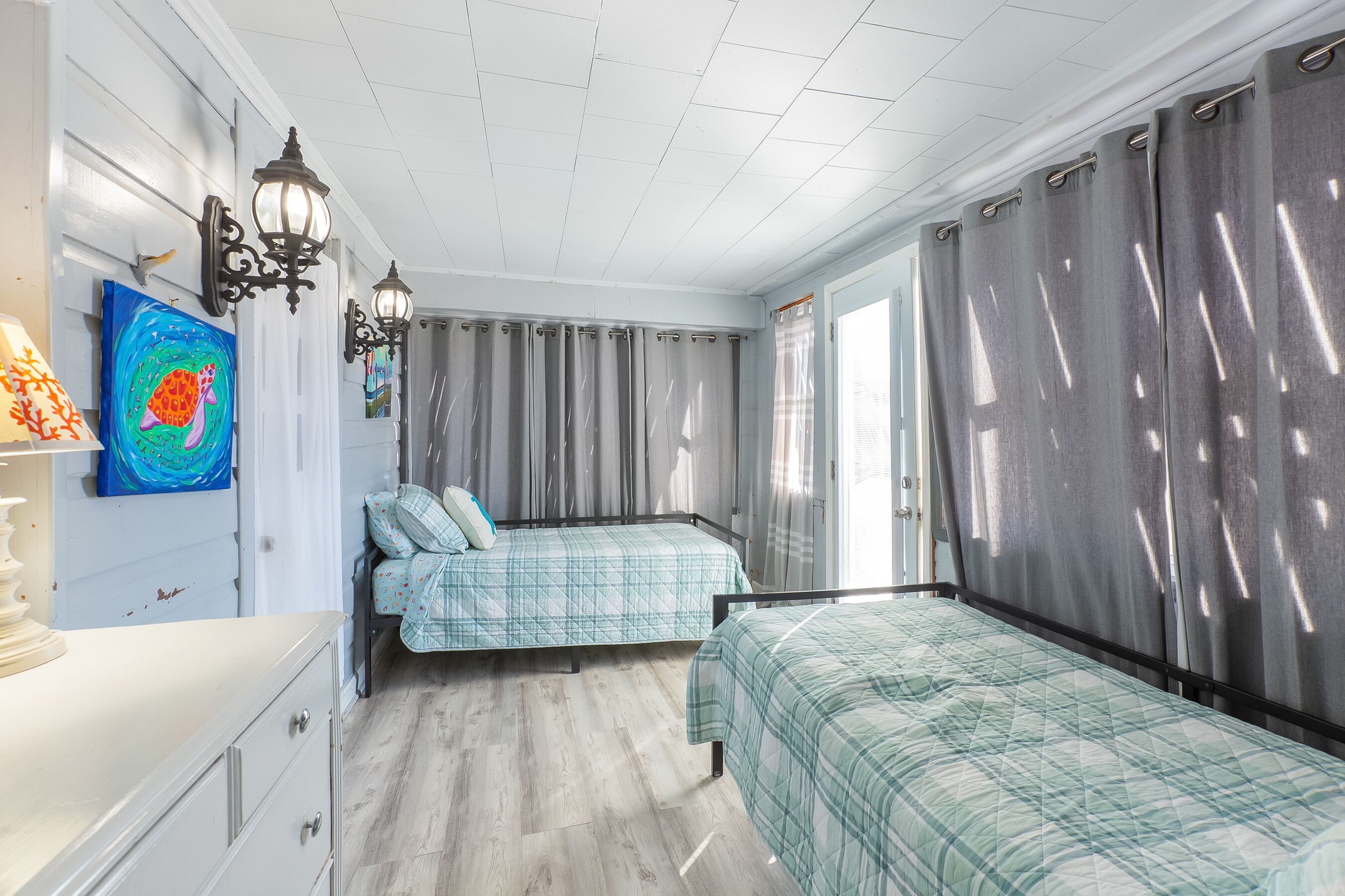 4 chambres, bureau, Wi-Fi, literie fournie