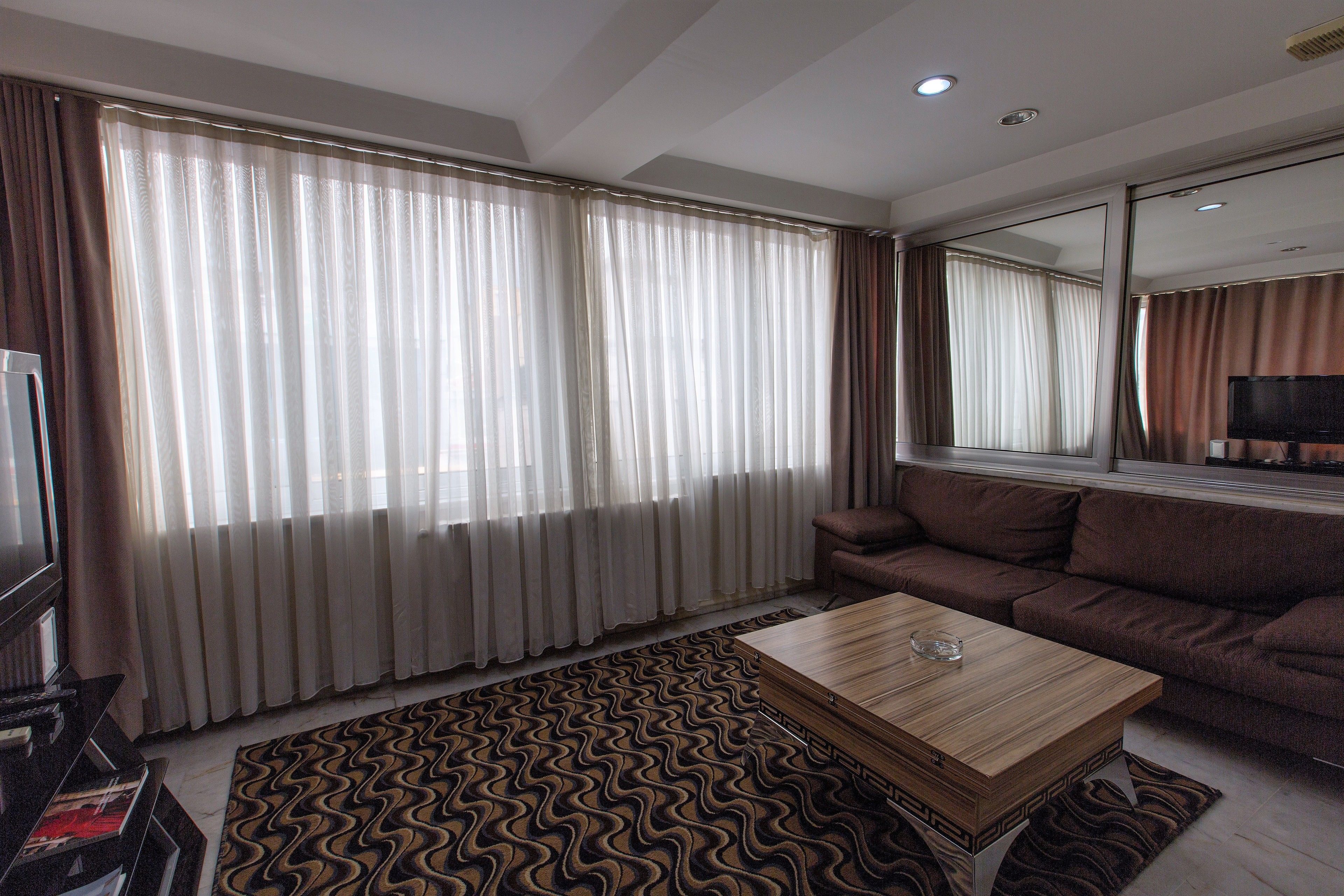 43-inch lcd tv with cable channels