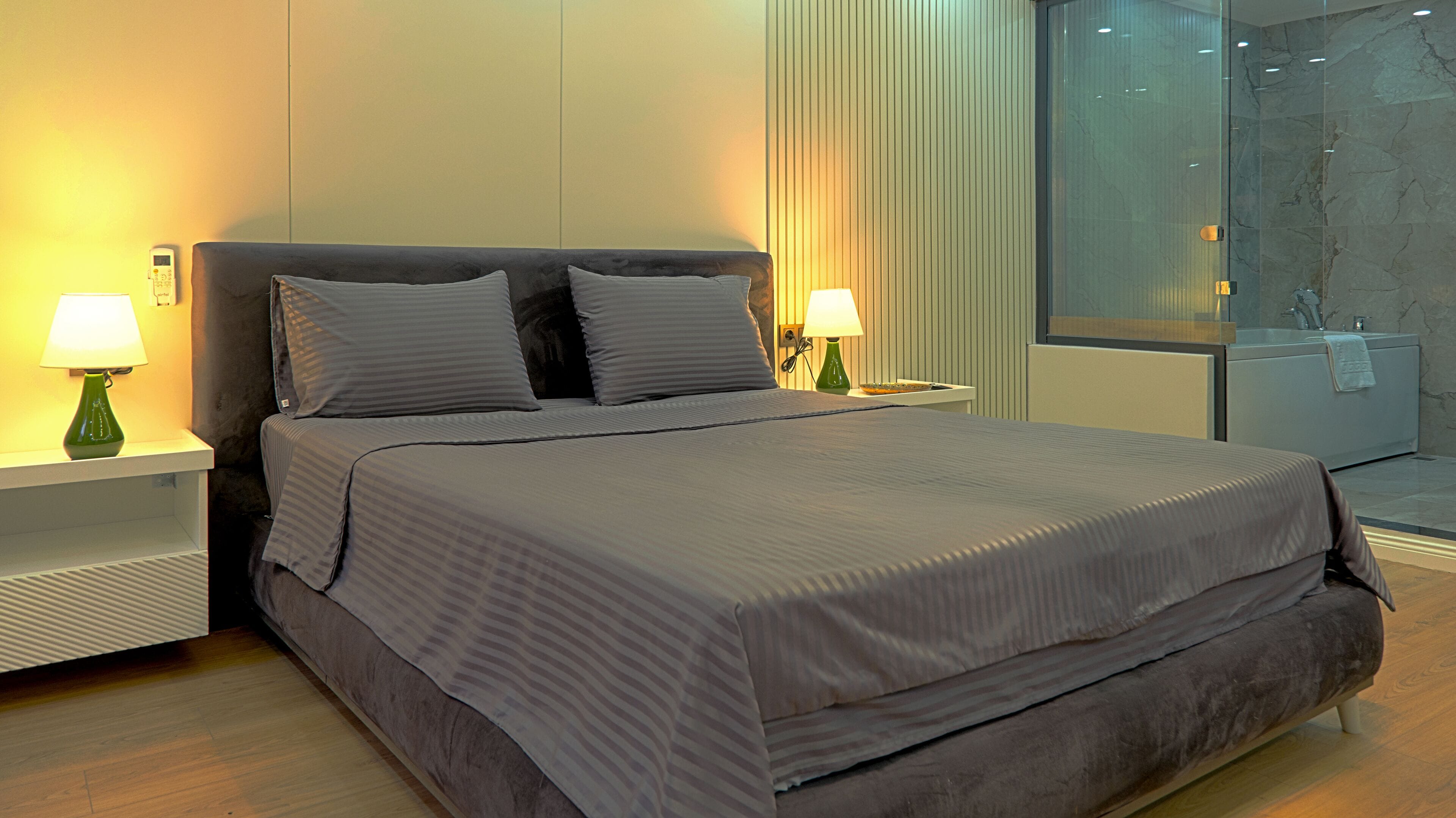 deluxe studio | 1 bedroom, free minibar, in-room safe, desk