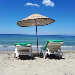 전용 해변, 일광욕 의자, 비치 파라솔, 비치 바