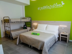 Green Room | In-room safe, desk, free WiFi, bed sheets
