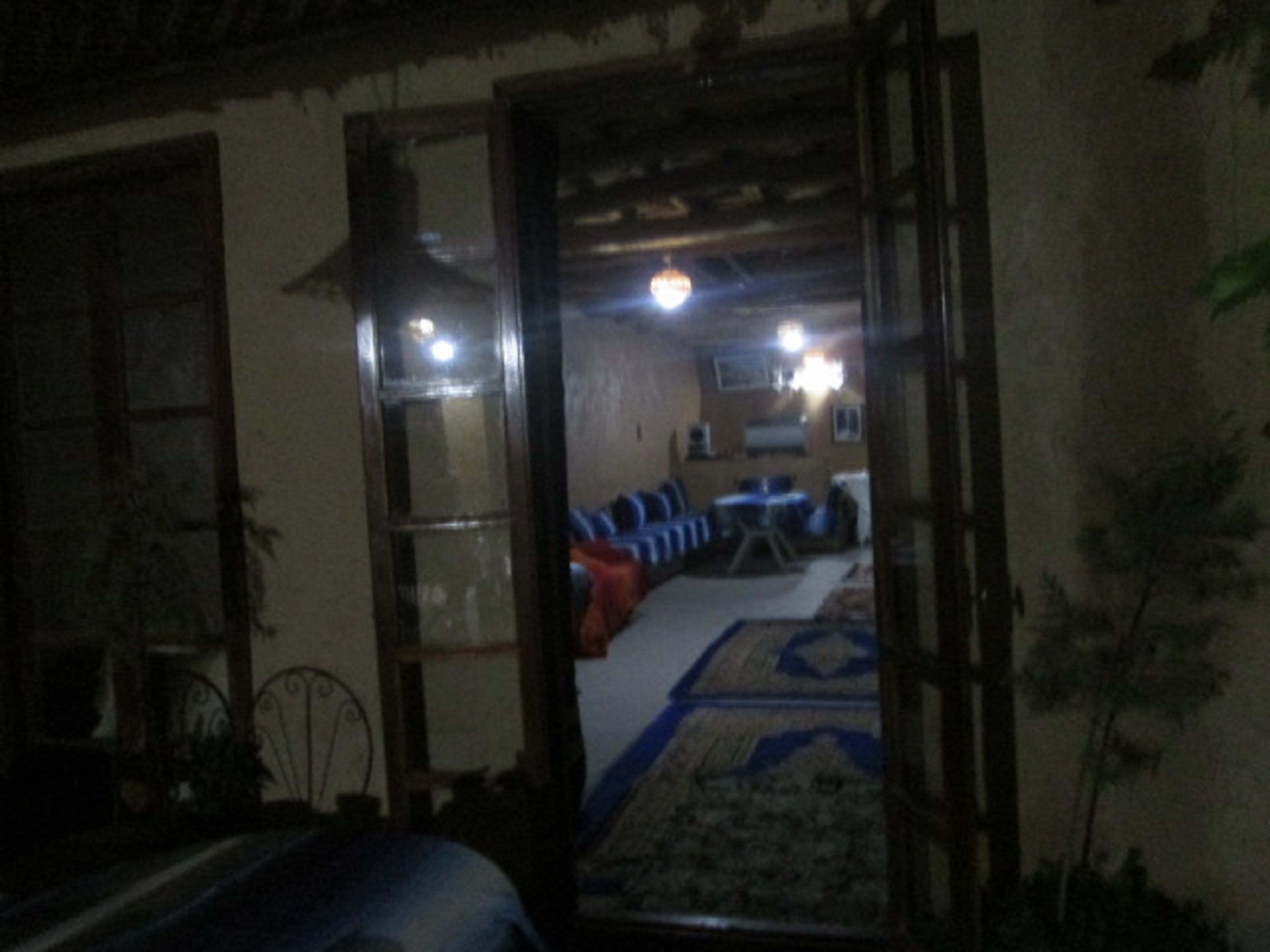 朝食、ランチ、ディナーに営業 (郷土料理)