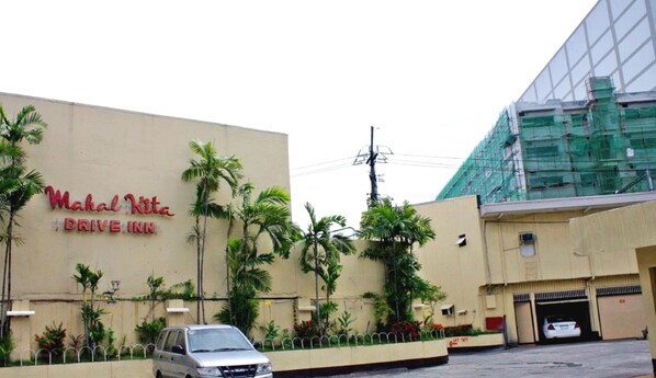 Exterior - Mahal Kita Drive Inn (Pasay)