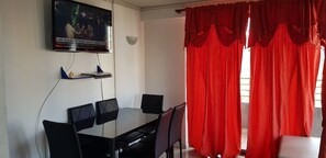 Apartment, 2 Bedrooms | In-room dining