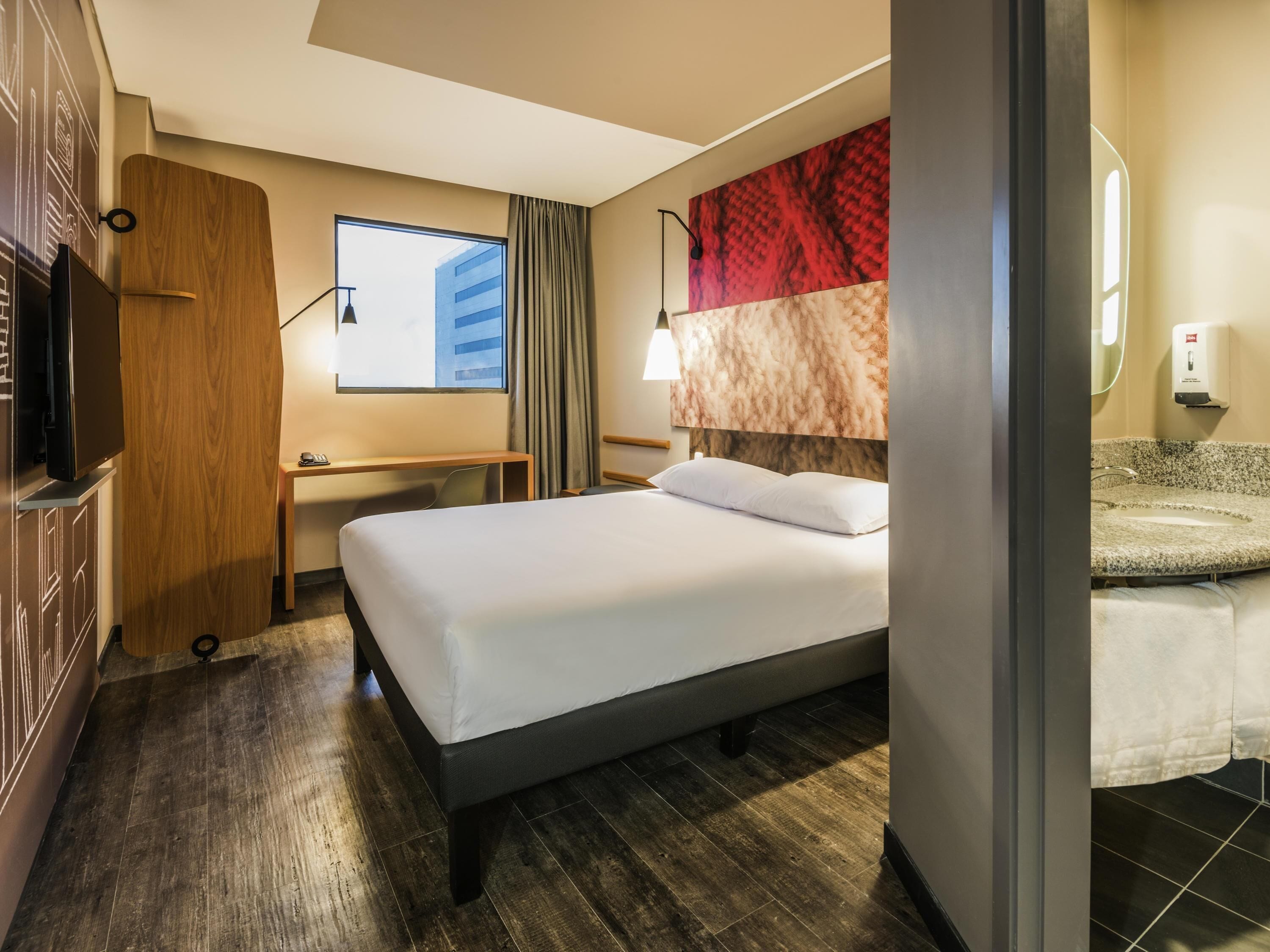 In-room safe, desk, laptop workspace, soundproofing