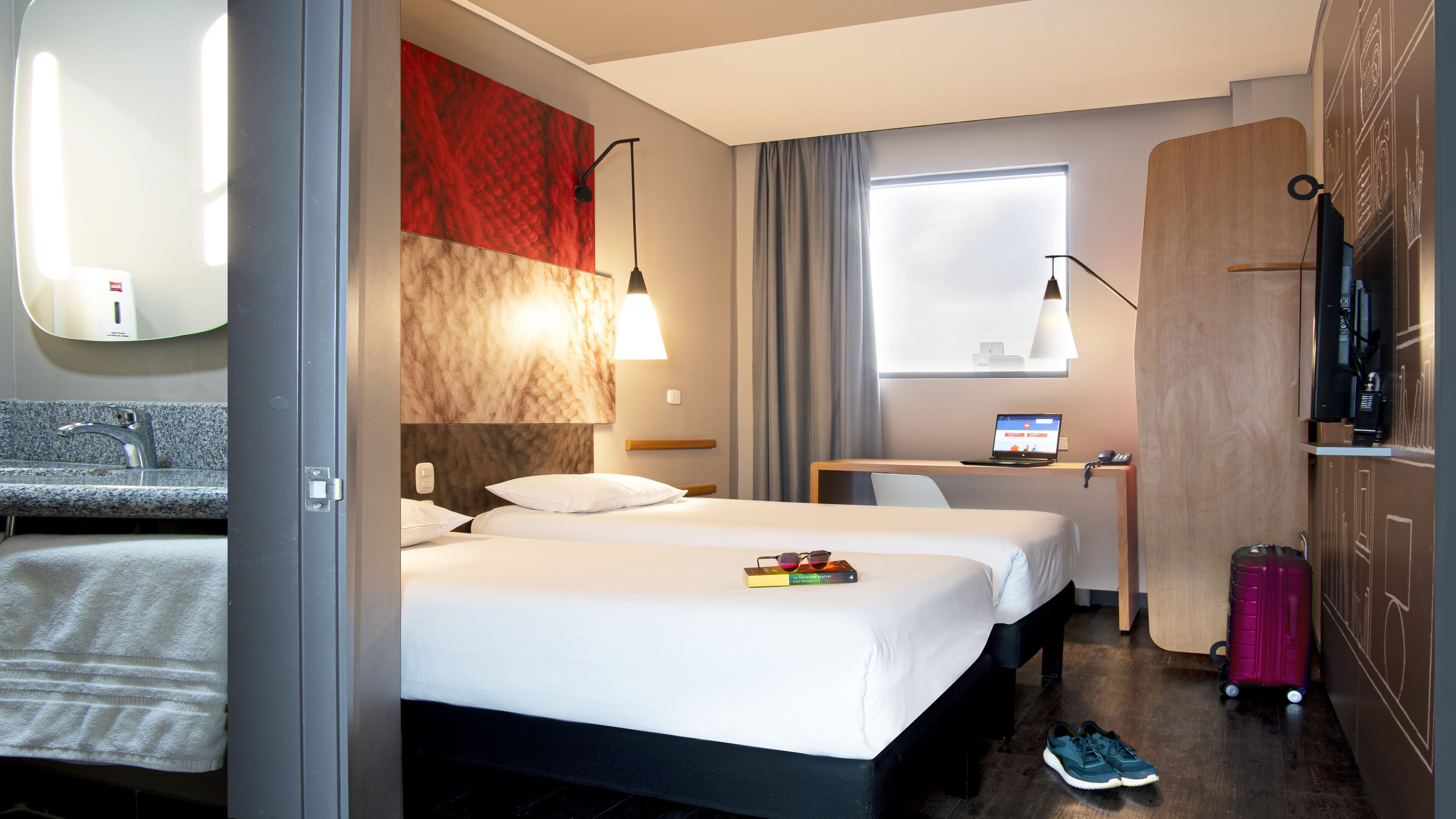 standard twin room, 2 single beds | in-room safe, desk, laptop workspace, soundproofing