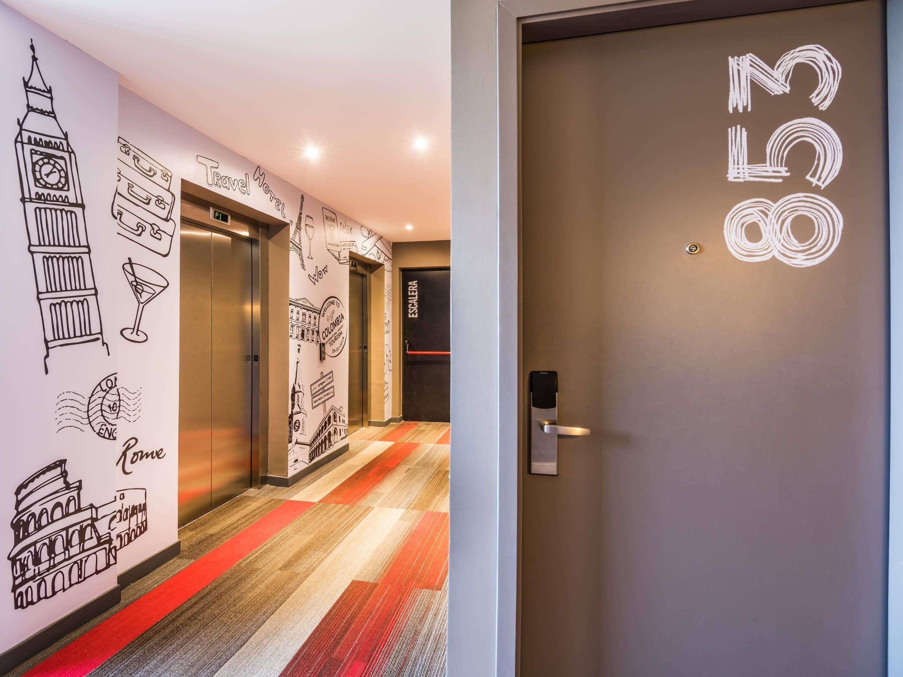 In-room safe, desk, laptop workspace, soundproofing